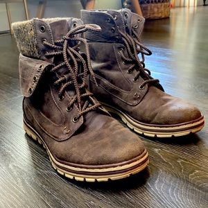 Women’s Brown leathered Boots. Size 8.5.